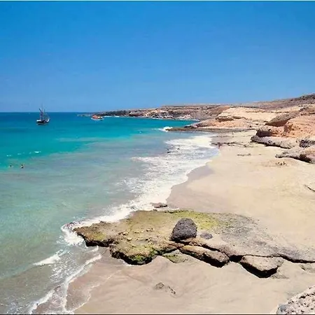 Atico Con Vistas Al Mar En El Centro De La Caleta *